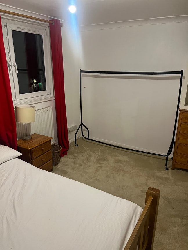 Lodger Wanted - Comfortable Room in Maissonette Main Photo