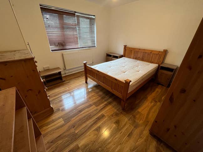 Dbl Room, Living 2 Baths Cleaner Balcony All Incl. Main Photo