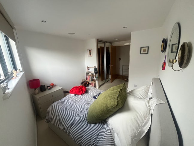 SUBLET- en-suite double room in two bed flat Main Photo