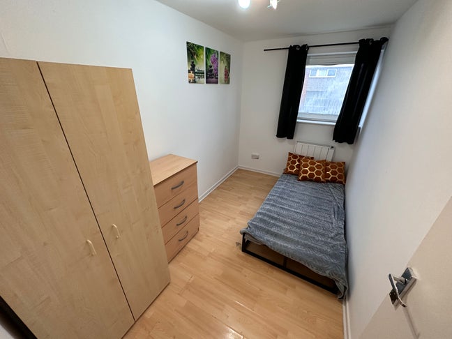 Single room NW4 ref: AH Main Photo