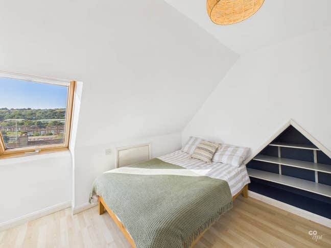 Double Room in a Shared Student House  Only £92ppw Main Photo