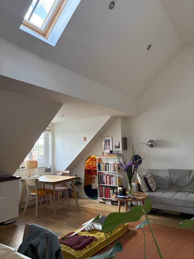 Spacious Studio Flat for Sublet - November  Main Photo