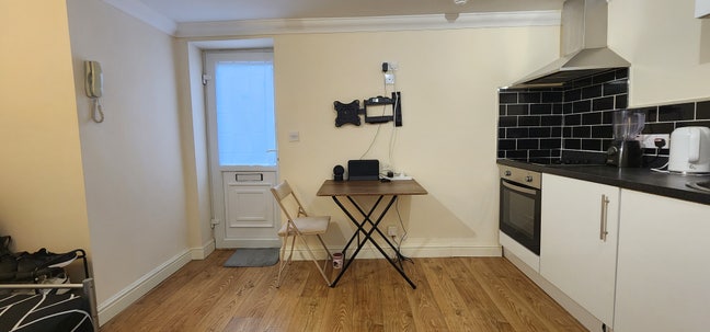 Flat 6C 51 Richmond Road, Roath, Cardiff Main Photo