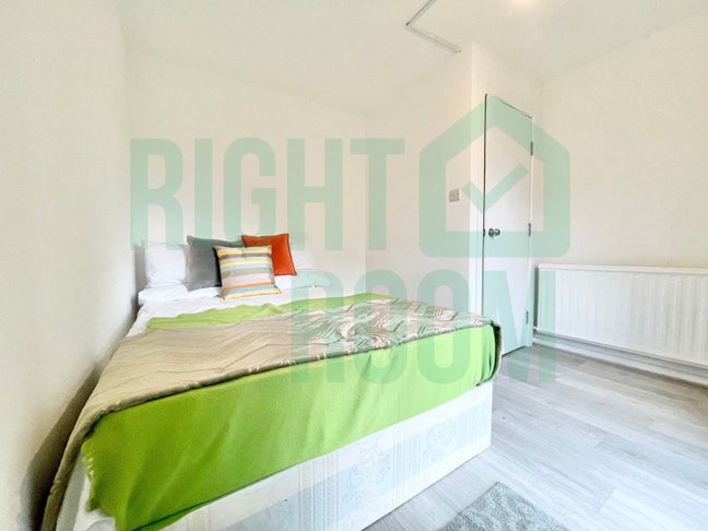 Bloomsbury / Russell Square Double Room to Rent! Main Photo