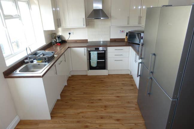 Double Room  - Friendly House - AVAIL NOW 🏠 😀 Main Photo