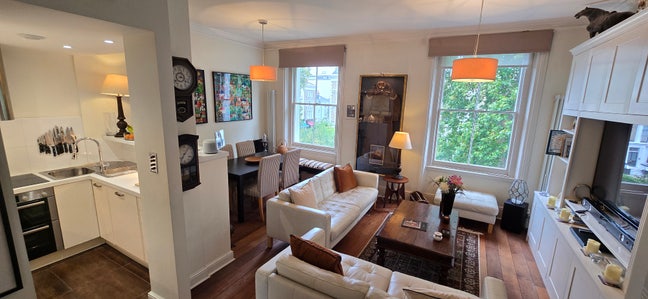 Fabulous Bright Home Main Photo
