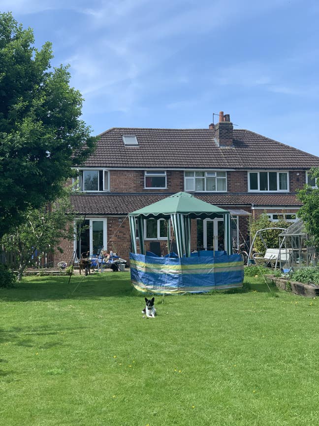 Double room in large home with spacious garden Main Photo