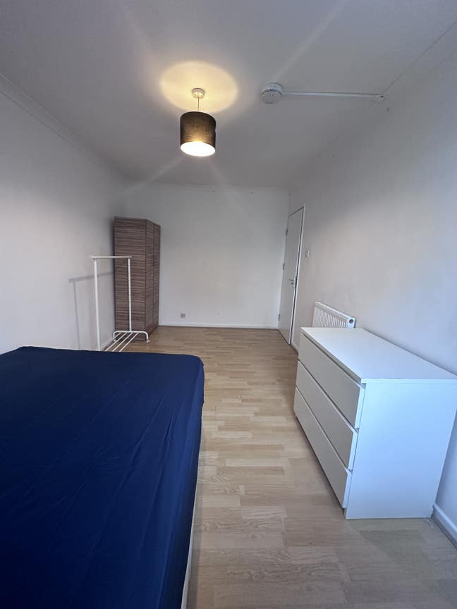 Double Room All bills included At Mile End  Main Photo