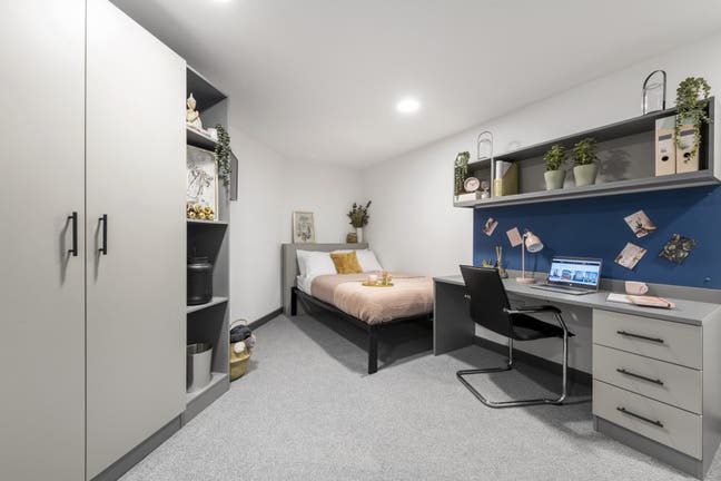 The Compass Flat 80 Main Photo