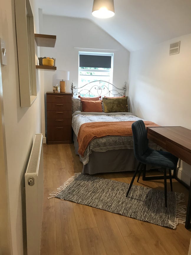 Friendly, Professional House Share Main Photo