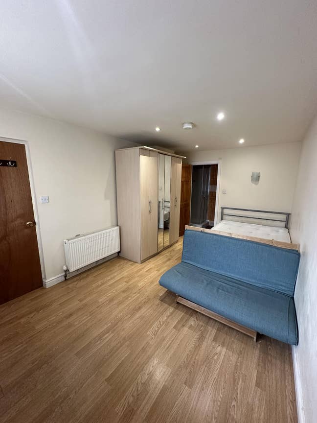EnSuite Triple Room | Parking | All Bills Included Main Photo