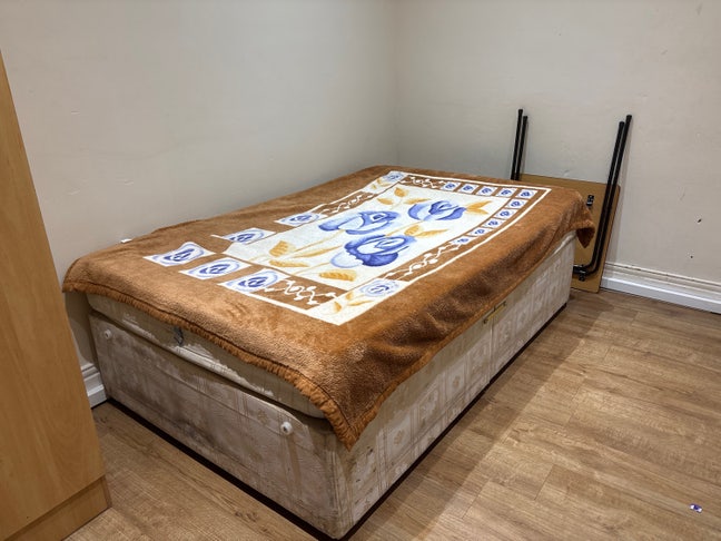 Flatmate share - NE77EB - female (vegetarian) Main Photo