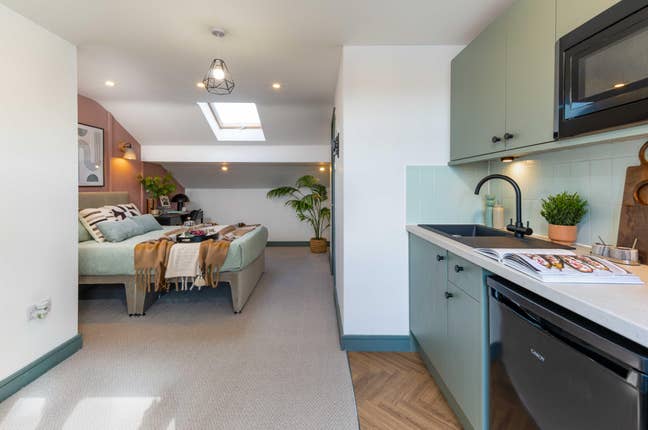 Stunning Ensuite Rooms | Bury | Limited Time Offer Main Photo
