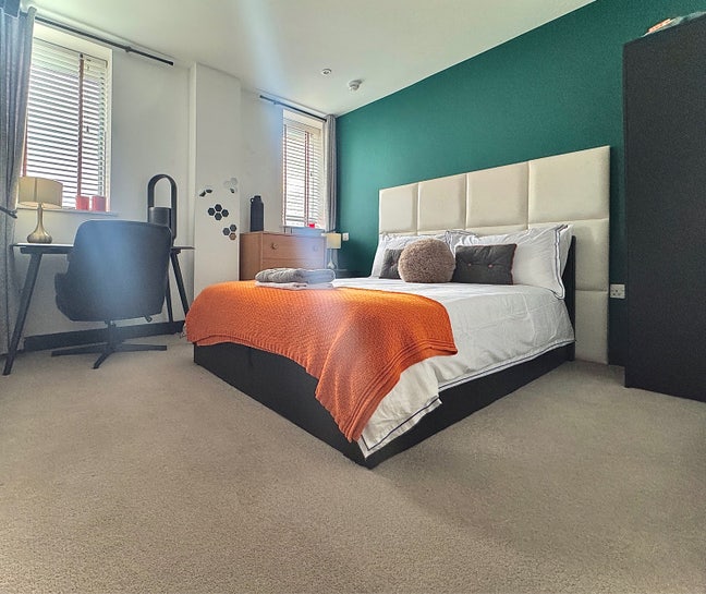 💫 Newly Furnished Bright Double Bedroom 💫 Main Photo