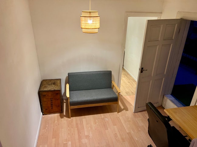 1 Bed apartment in east london, all bills included Main Photo