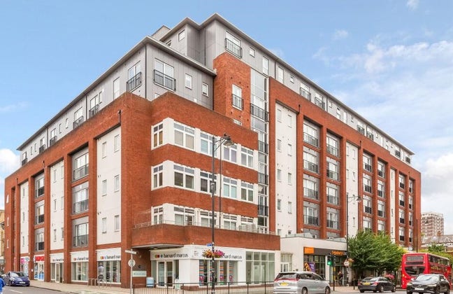 Beautiful bright and  modern apartment  Wallington Main Photo