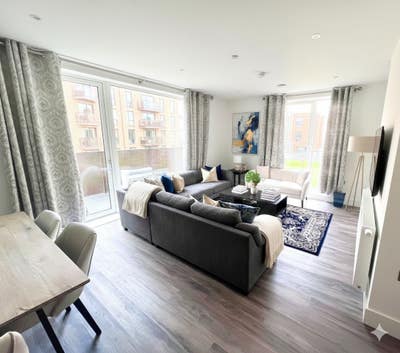 Spacious Double Room in a Brand New Apartment  Main Photo