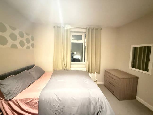 A single room in a shared  house Main Photo