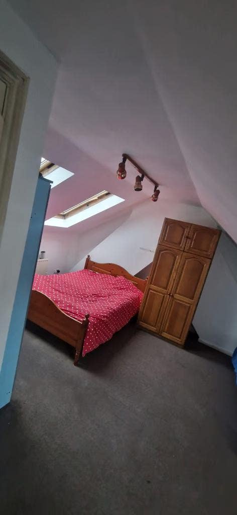 Spacious double room to rent in Barking, IG11 Main Photo