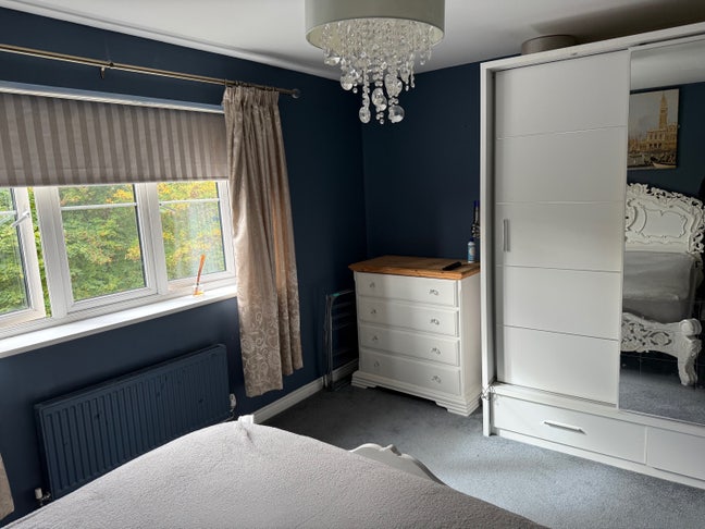 Lovely double room in town house for rent Main Photo