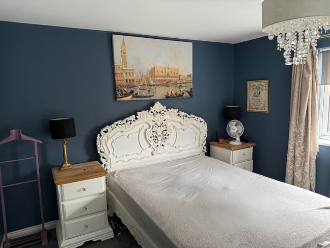Lovely double room in town house for rent Main Photo