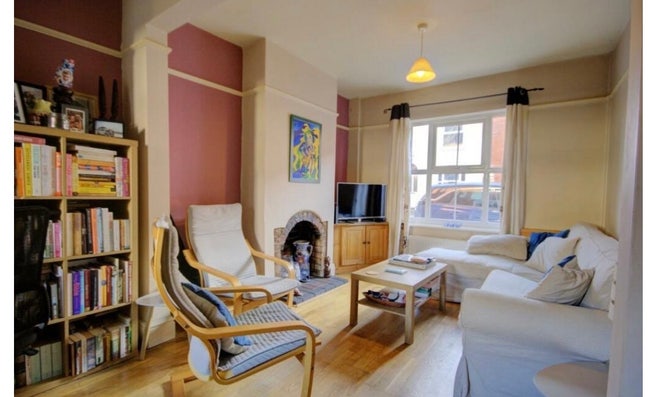 Room for rent Main Photo