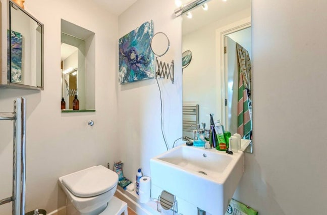 2Bed 2 Bath De Beauvoir Town Flat Main Photo