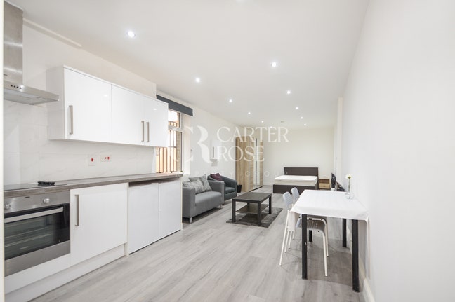 Stunning Ground Floor Studio Flat Balham High Rd Main Photo