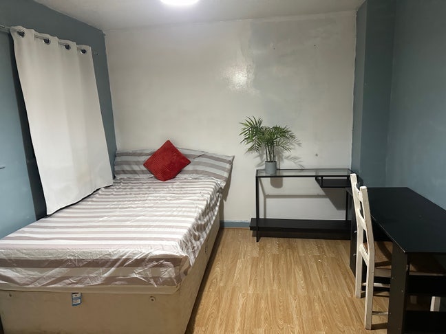 One double bedroom near to university  Main Photo