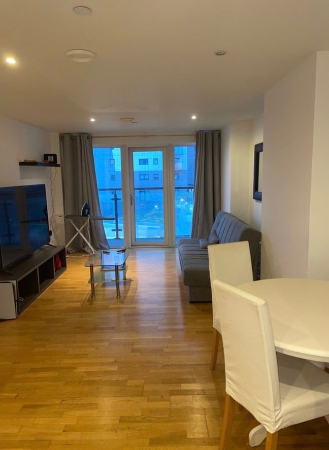 Modern En-Suite in 2 Bed Flat - Woolwich SE18 Main Photo