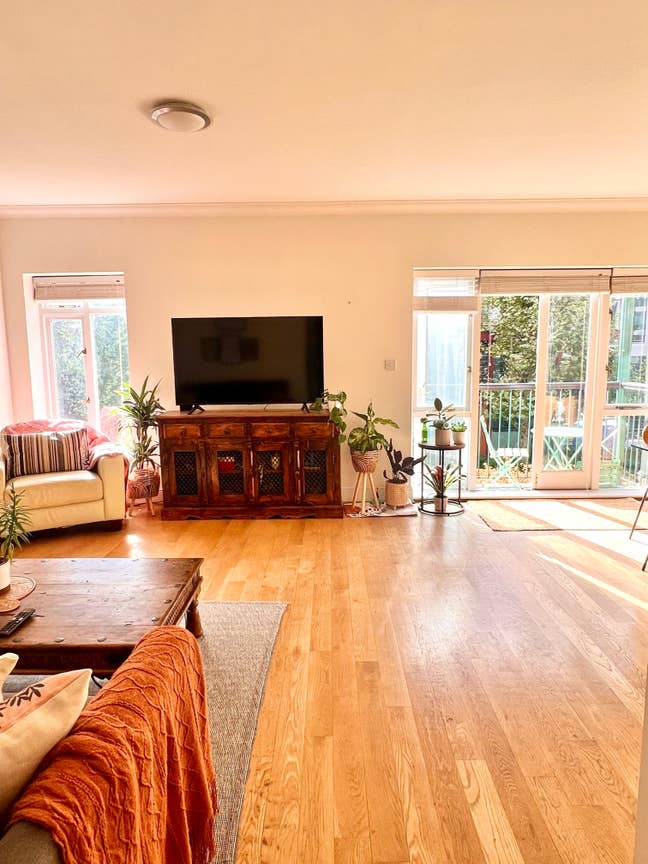 Double room w/ Private bath - Shoreditch  Main Photo