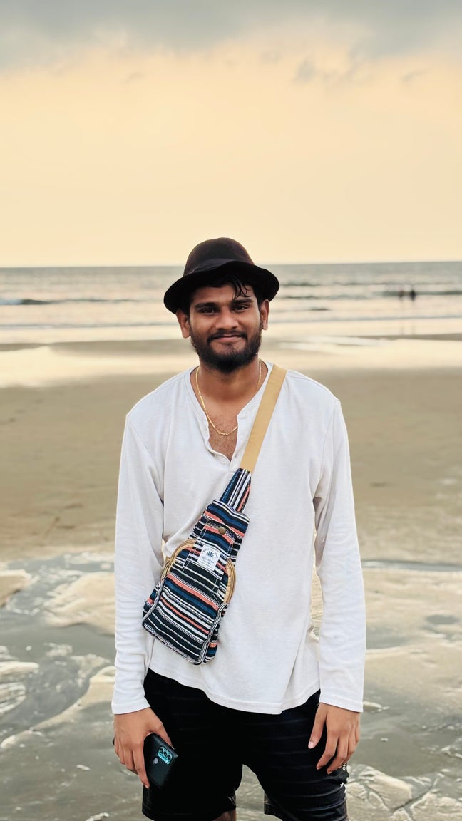 Professional Male seeks a double room Main Photo