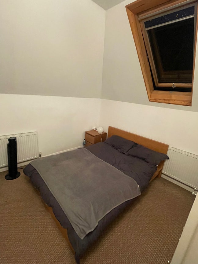 Double room with en-suite to rent Main Photo
