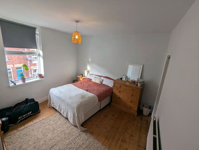 Double room in Walkley end terrace, bills included Main Photo