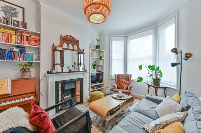 Stylish & spacious 3-bed house in Peckham Main Photo