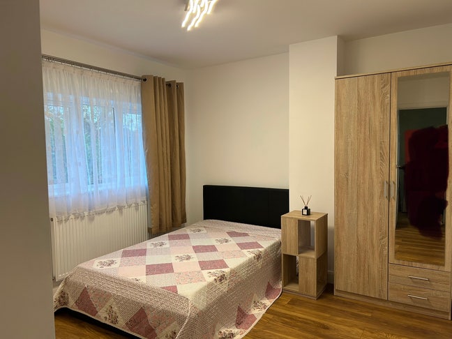 Bright & Comfortable Room – High Barnet  Main Photo