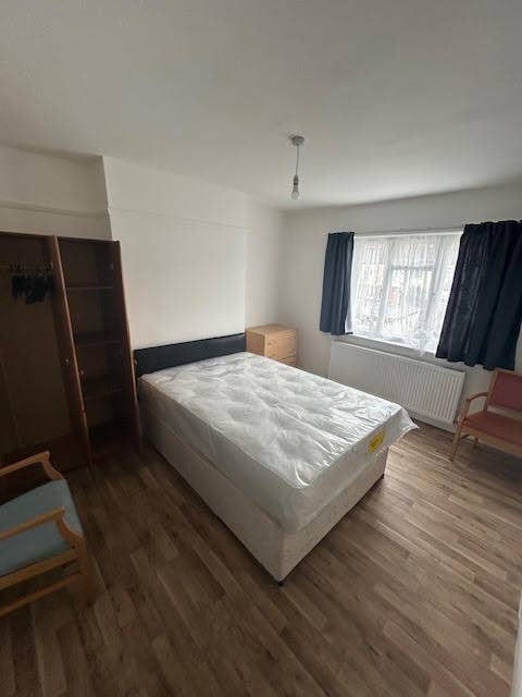 Room To Let Main Photo