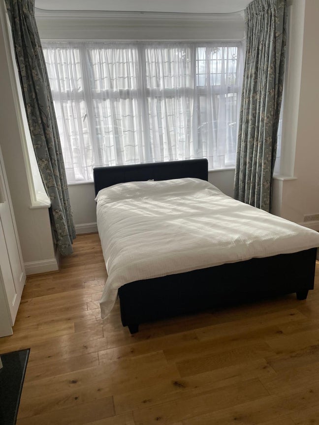 2 large single  furnished rooms in Kenton  Main Photo