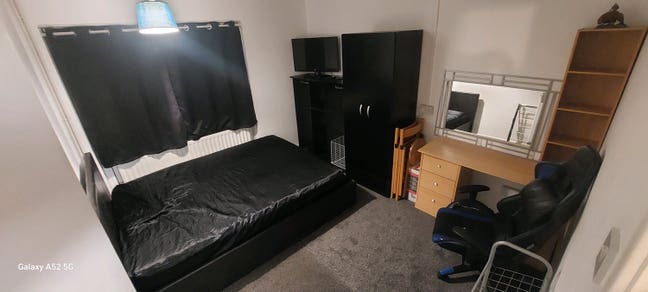 V L KING size furnished bedroom,with a view CV47 Main Photo