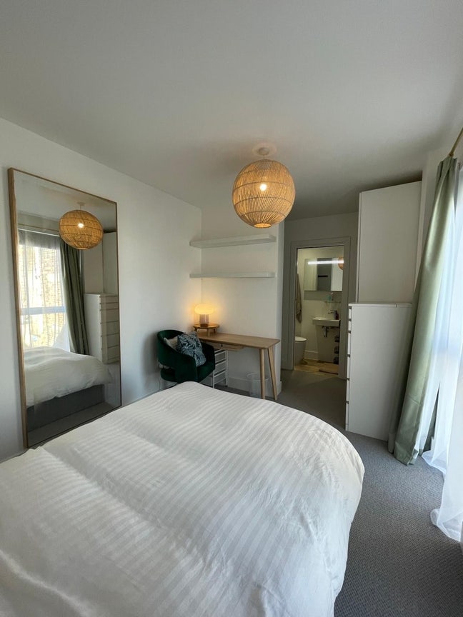 Ensuite Double | Female Flat | Furnished New-Build Main Photo