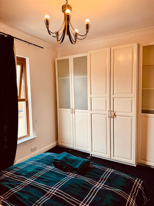 Double & Single Rooms Available – Fully Furnished  Main Photo