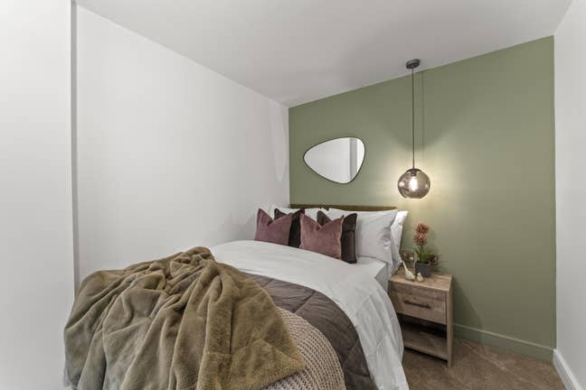 🌟 Modern Ensuite & Studio Rooms Available  Main Photo