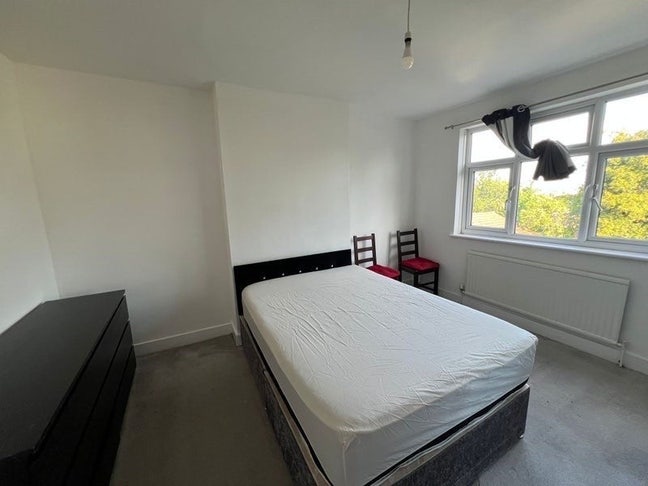 🛏️ Double Room to Let- Criklewood Main Photo