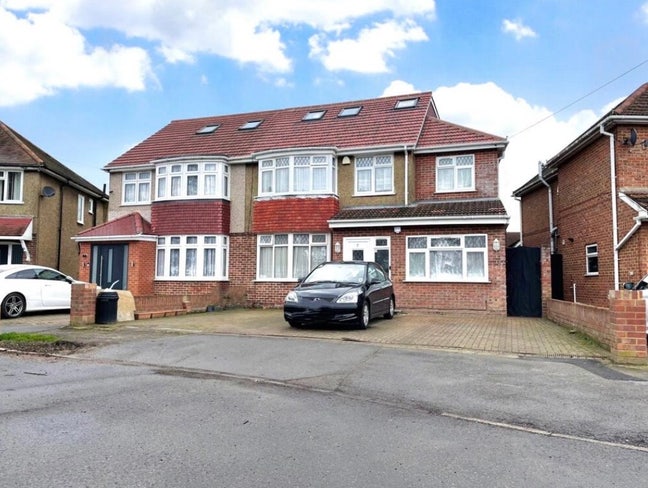 Bills inclusive Newly renovated 3 bed home Main Photo