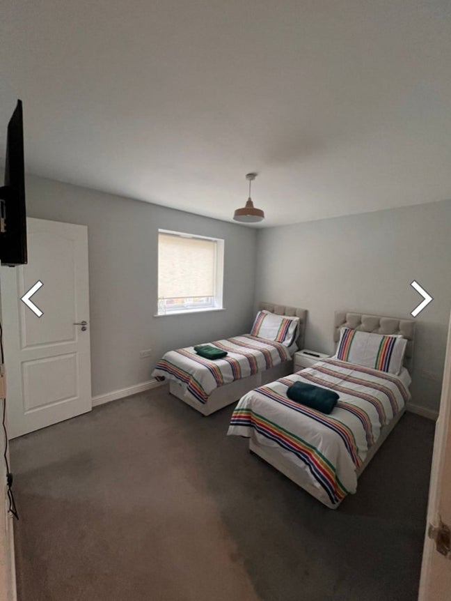 Neat Ensuite Required Roommate Main Photo