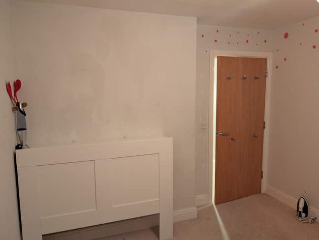Double room readily available in Farnham. Only war Main Photo