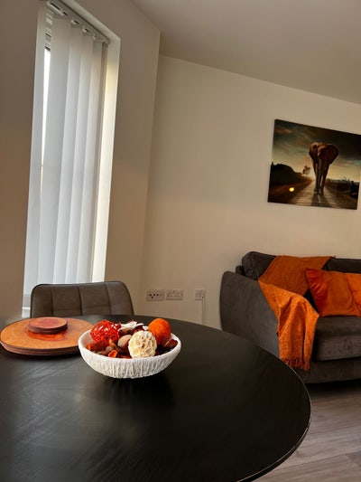 Short let for  two bedroom apartment  Main Photo