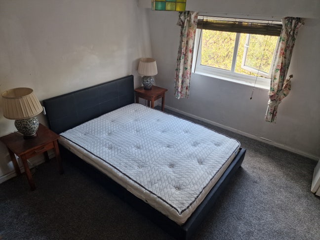 Large Double Room to let in Wimbledon (SW19) Main Photo