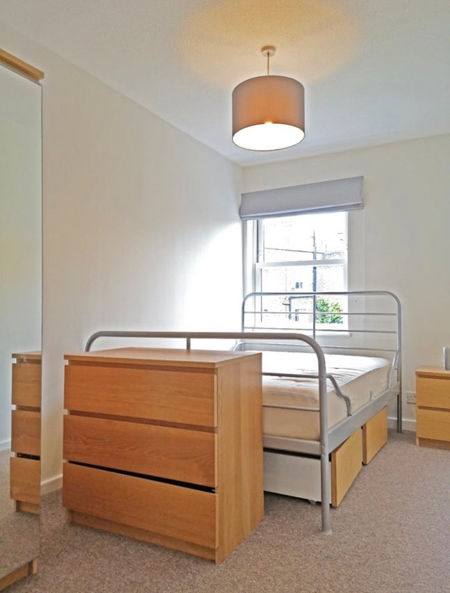 A cosy flat just opposite Clapham Common Main Photo