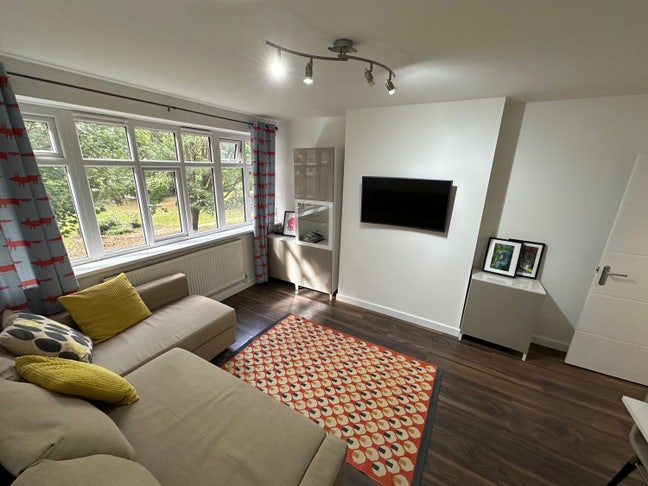 Last minute-Superb 1 bed flat-Available TODAY Main Photo